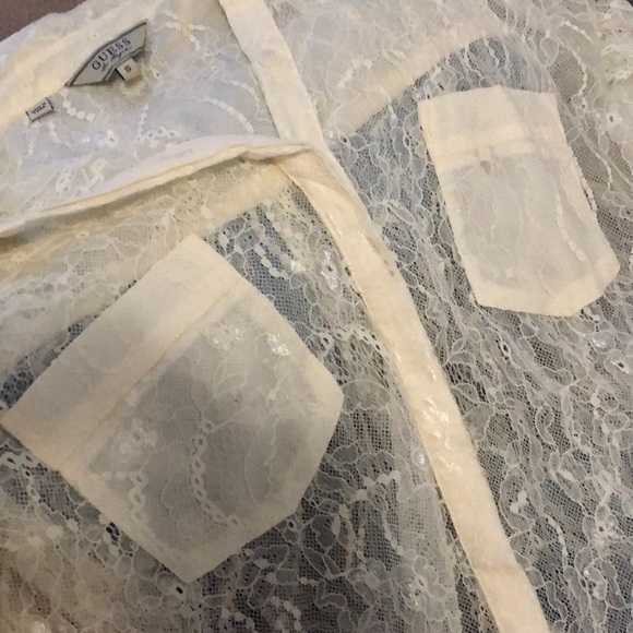 Guess button up top - Picture 4 of 4